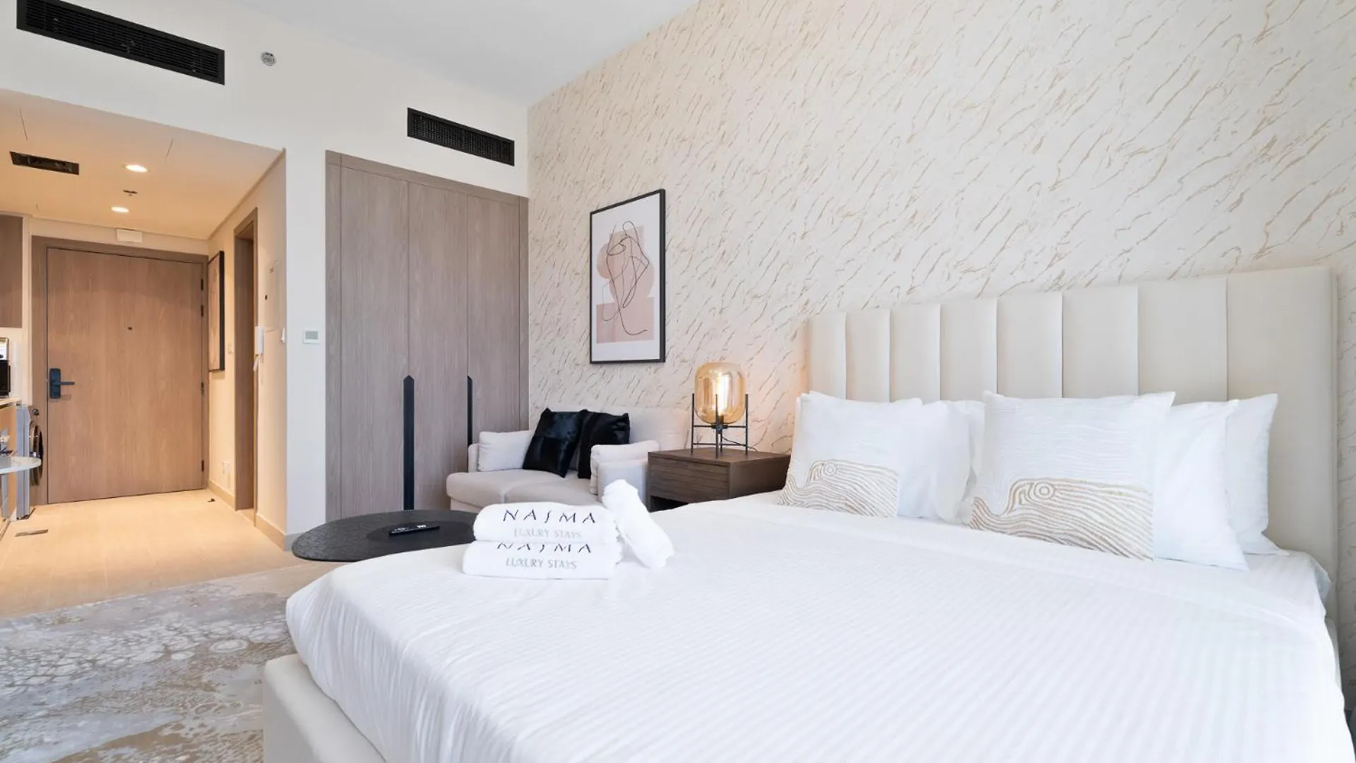 Nasma Luxury Stays - Laya Heights location